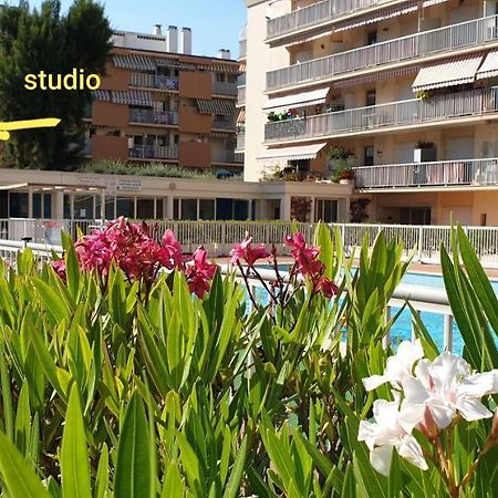 Ferienwohnung Les Caroubiers Roquebrune-Cap-Martin Exterior foto